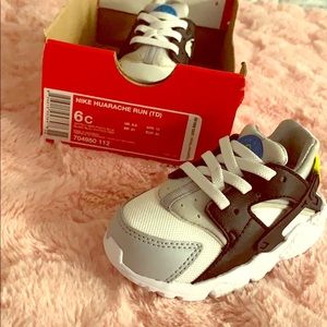 Nike huarache run size 6
